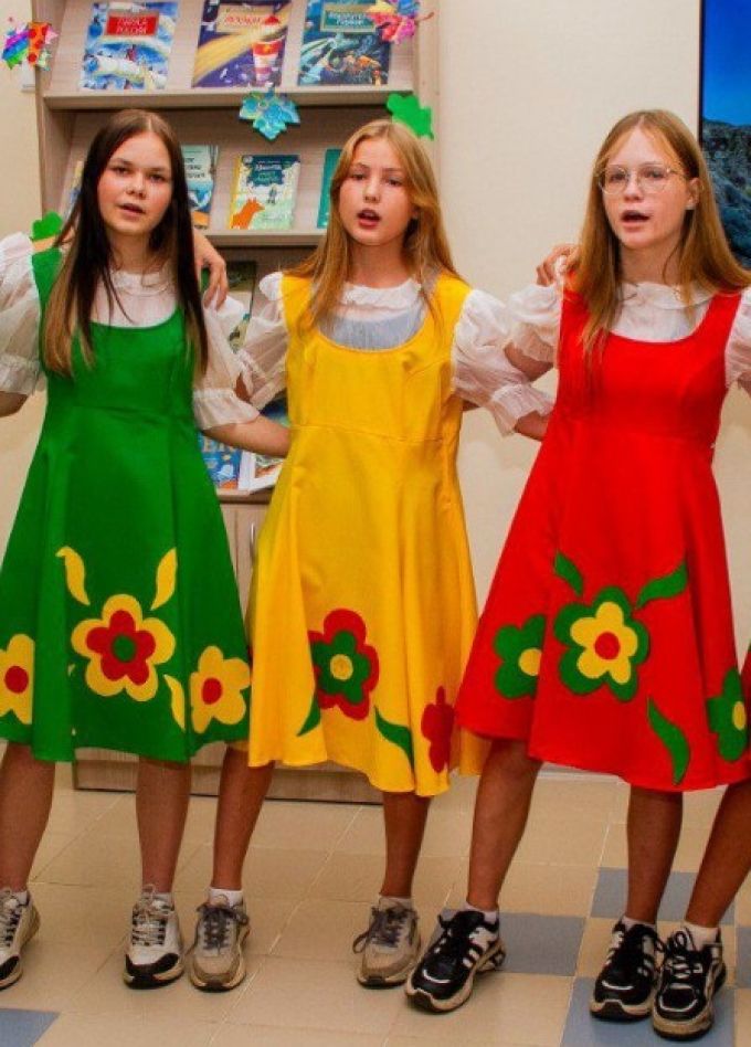 Сегодня праздник у девчат. Посиделки